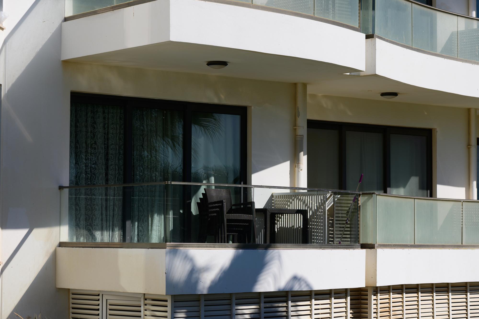 Exterior curat al unui apartament de lux